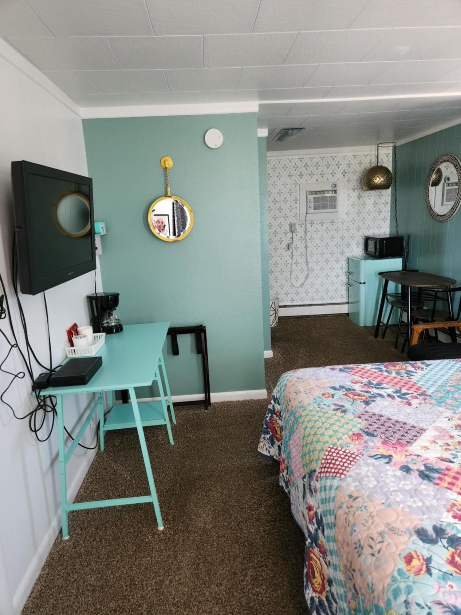 Sage Motel Greybull Room photo